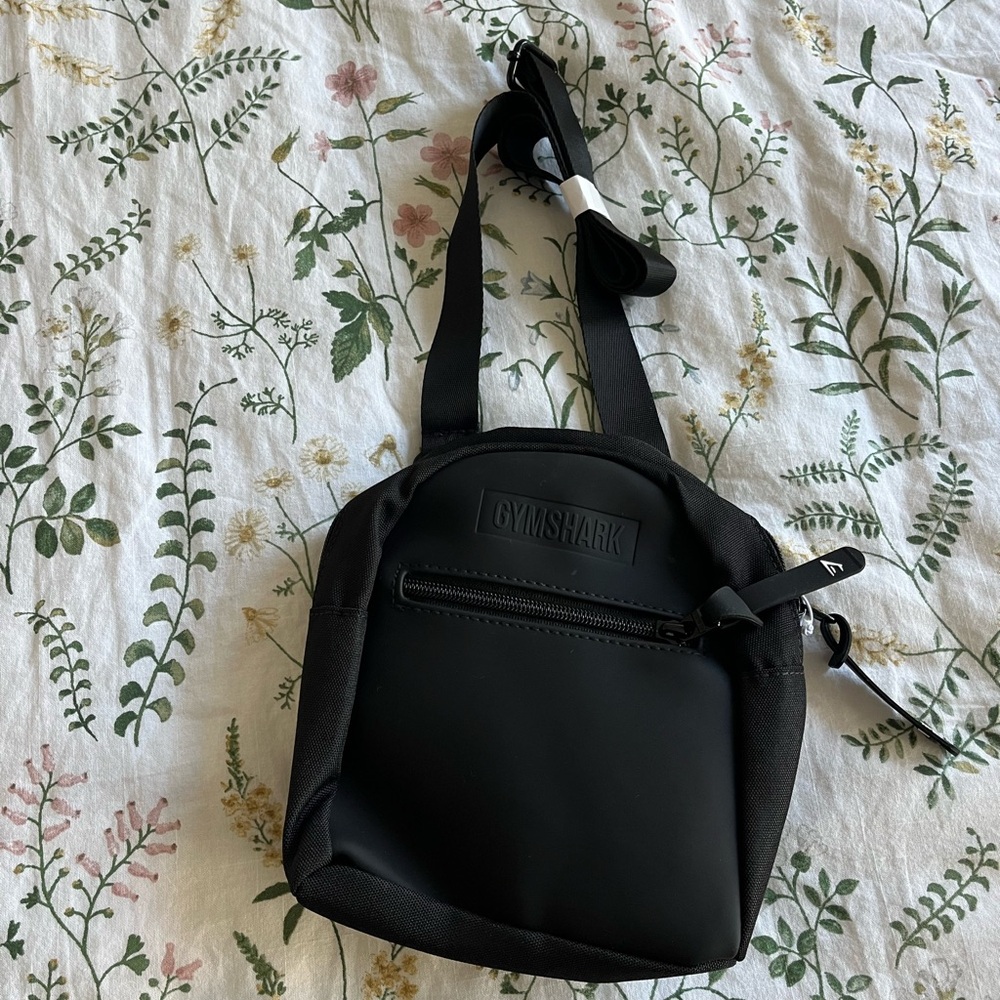 GYMSHARK Everyday Crossbody Bag